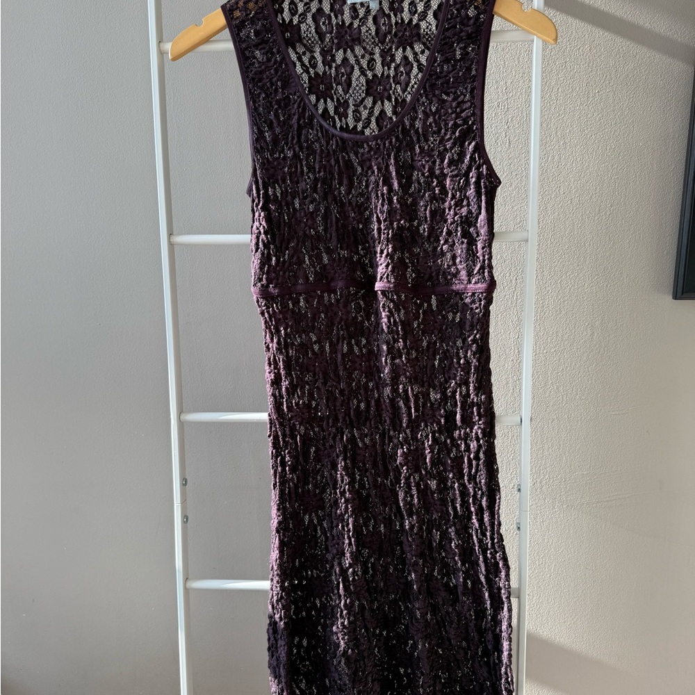 Chic Lace Midi Dress in Deep Purple